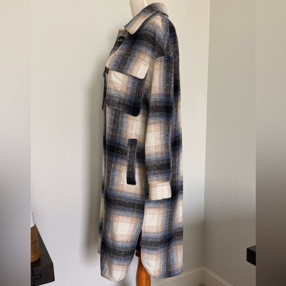 Plaid Shacket size Small - Picture 8 of 13